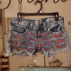 Daytrip Women's Jean Shorts with Multicolor Embroidery